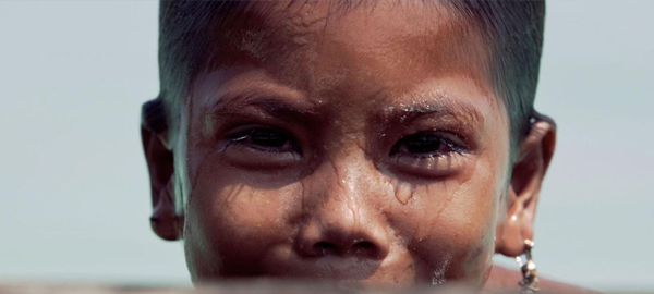 Las pupilas de los niños de una tribu tailandesa se adaptan a la profundidad del mar