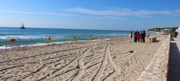 Altafulla cuenta con la primera playa de Europa que permite recargar móviles con la presión del agua