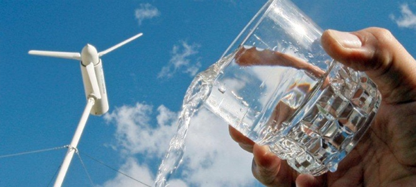 Una botella que convierte el aire en agua