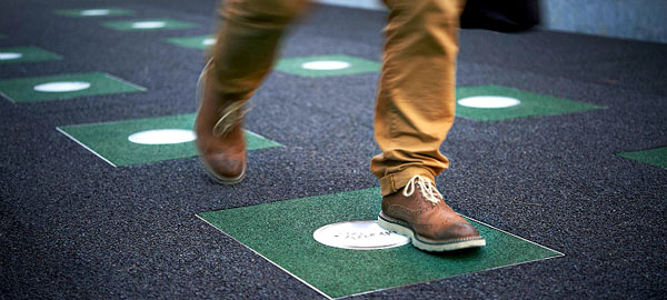 Pavegen, un pavimento que transforma las pisadas en energía limpia