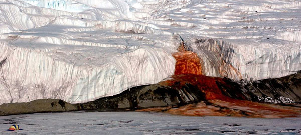 El porqué de las asombrosas Cataratas de sangre de la Antártida