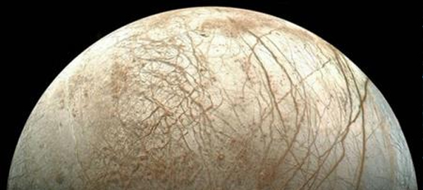La NASA descubre 7 grandes géiseres de agua en la luna Europa de Júpiter