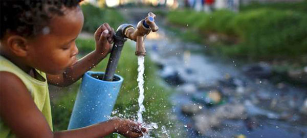 La falta de acceso al agua potable causó la muerte de más de trescientos mil niños en 2015