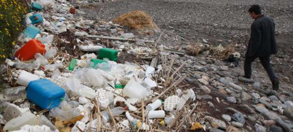 El plástico puede ahogar al Mediterráneo