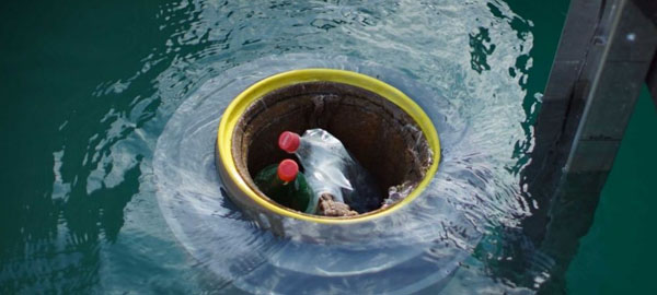 Un ingenioso invento que ayuda a retirar el plástico de los océanos