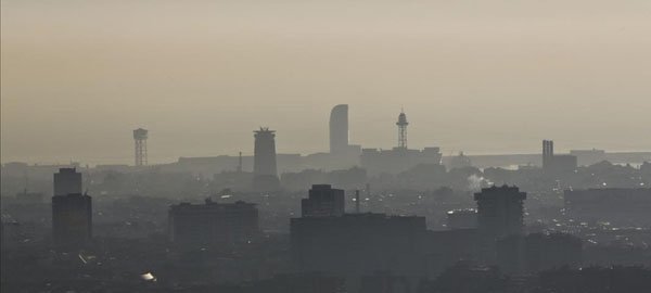 Barcelona restringirá el tráfico por contaminación desde el 1 de diciembre