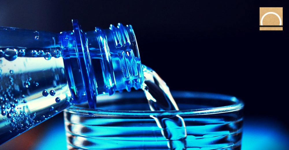 Descubren partículas de plástico en el 93% de las botellas de agua