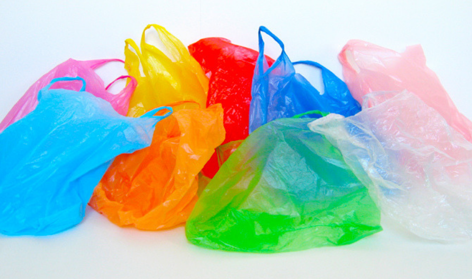 El mundo consume 10 millones de bolsas de plástico cada minuto