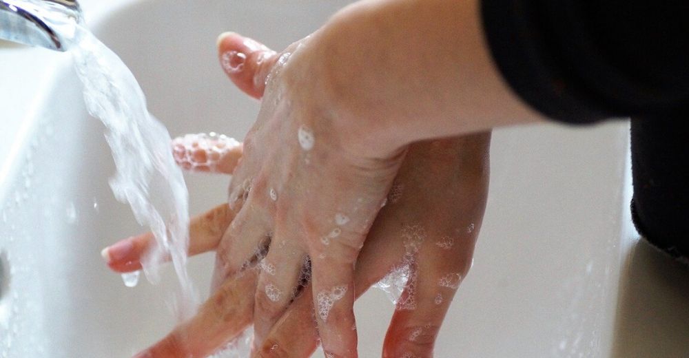 Lavarse las manos para hacer frente al contagio del Coronavirus